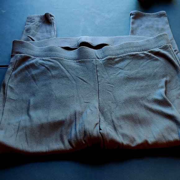 TORRID, Super Soft Gray Leggings, Thick and Warm, Perfect for Winter - Picture 1 of 6